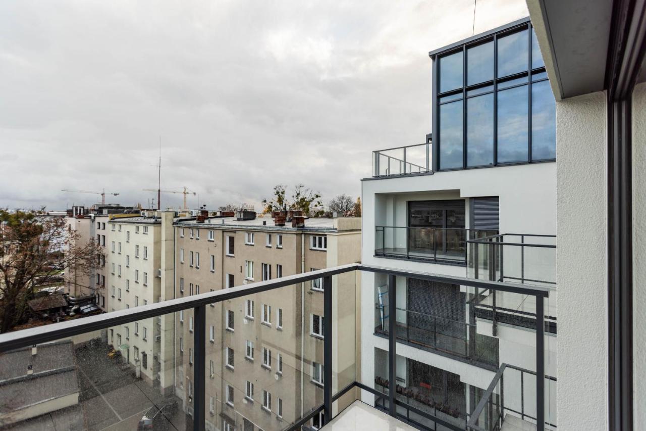 Klimatyzowany Very Berry Z Parkingiem W Poznaniu By Renters Apartment *