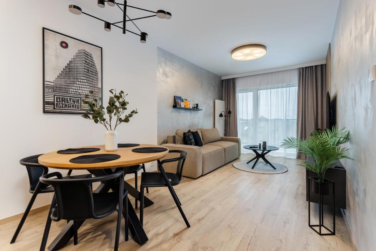 Apartment Klimatyzowany Very Berry Z Parkingiem W Poznaniu By Renters