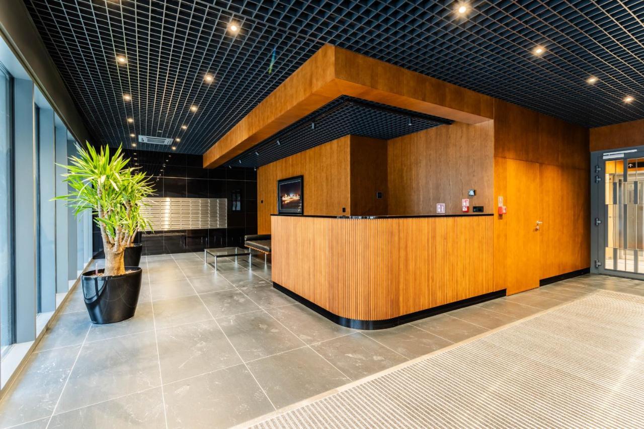 Apartment Klimatyzowany Very Berry Z Parkingiem W Poznaniu By Renters
