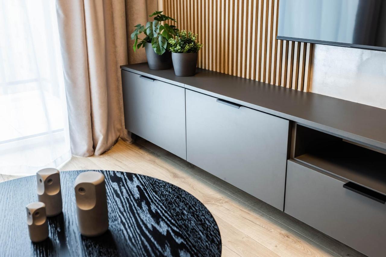 Klimatyzowany Very Berry Z Parkingiem W Poznaniu By Renters Apartment