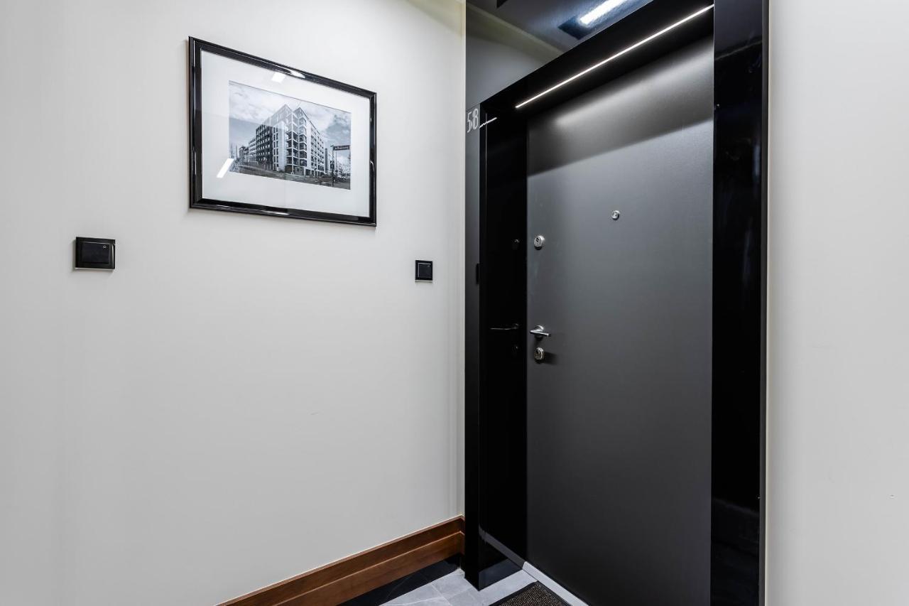 Klimatyzowany Very Berry Z Parkingiem W Poznaniu By Renters Apartment Poznan