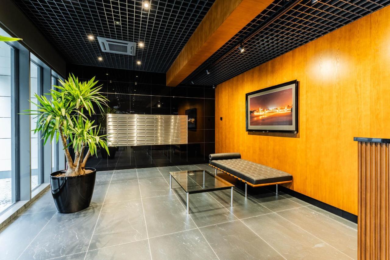 Klimatyzowany Very Berry Z Parkingiem W Poznaniu By Renters Apartment *
